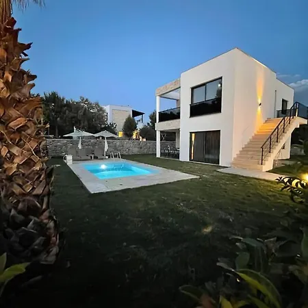 Inkaya Suites With Shared Pool *